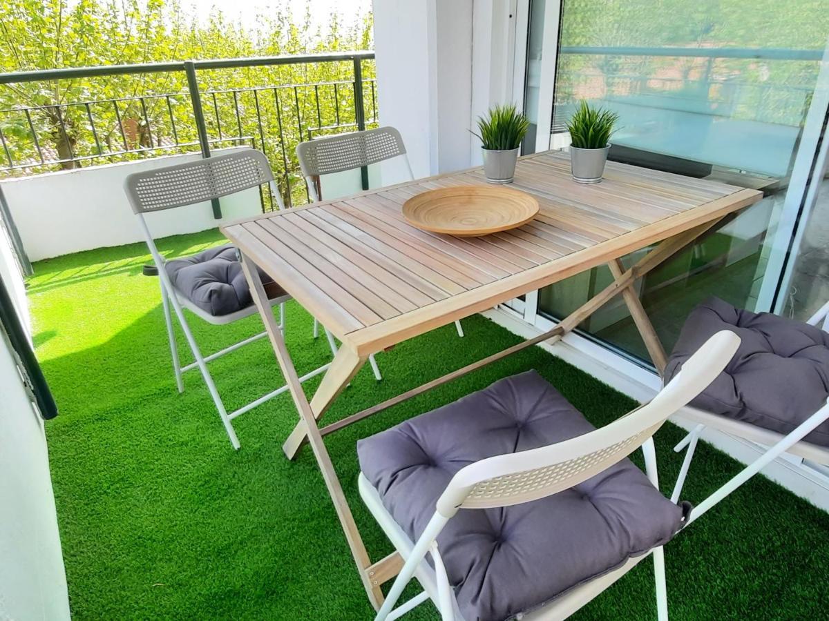 Bright Apartment Near The Beach And Barcelona By Train ماسنو المظهر الخارجي الصورة