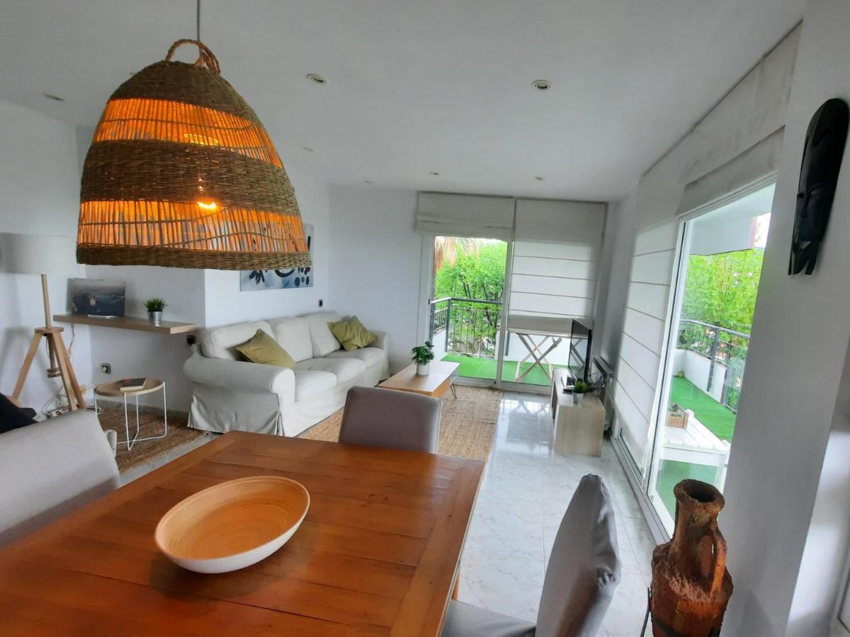 Bright Apartment Near The Beach And Barcelona By Train ماسنو المظهر الخارجي الصورة