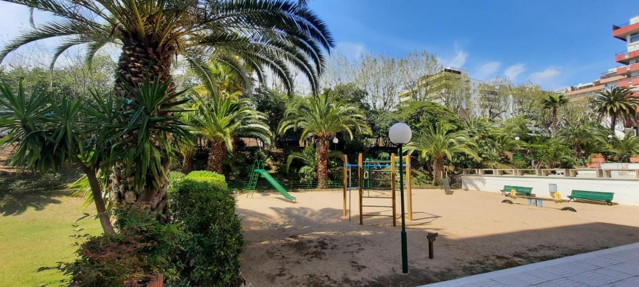 Bright Apartment Near The Beach And Barcelona By Train ماسنو المظهر الخارجي الصورة
