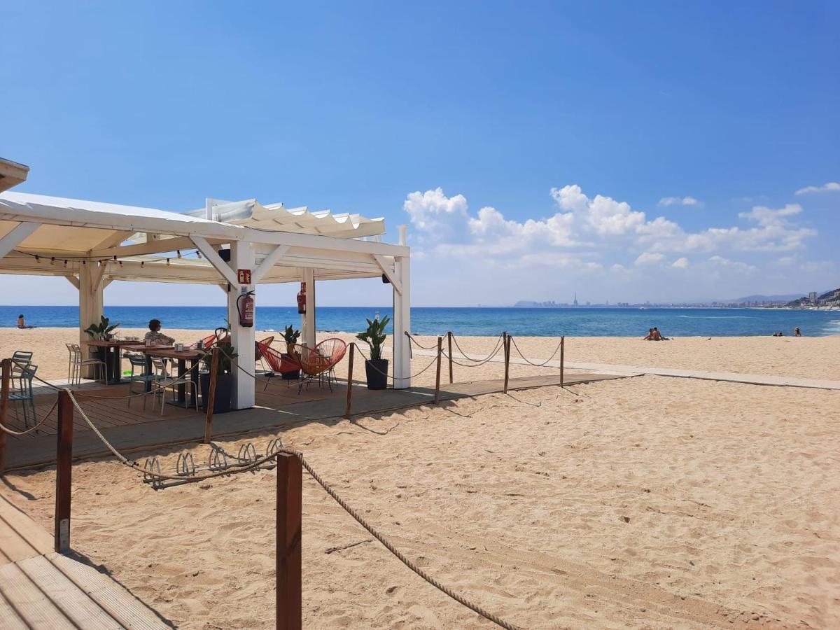 Bright Apartment Near The Beach And Barcelona By Train ماسنو المظهر الخارجي الصورة